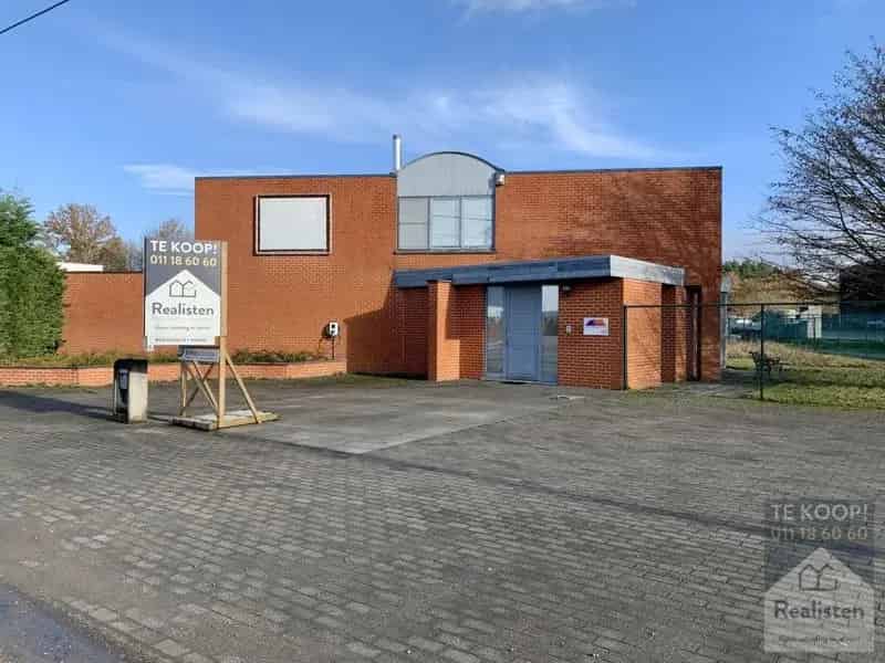 Multifunctioneel Bedrijfsgebouw met Woonst te Koop Beringen