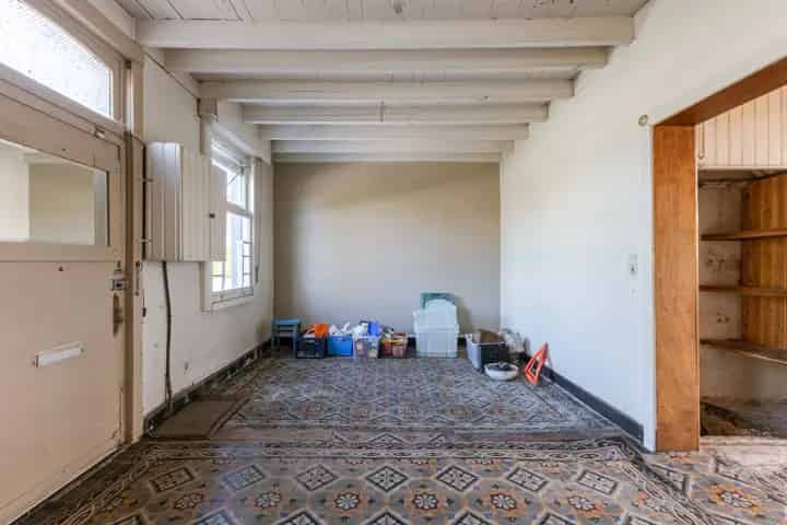 Huis te koop Torhout: Rustige Woning nabij Winkels en Scholen