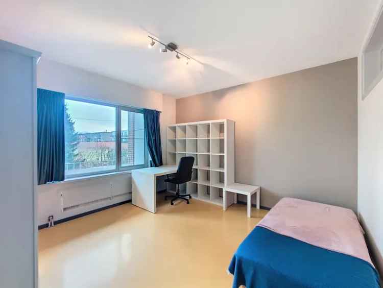 Huis te koop: 5 Appartementen met Garageboxen en Kelders
