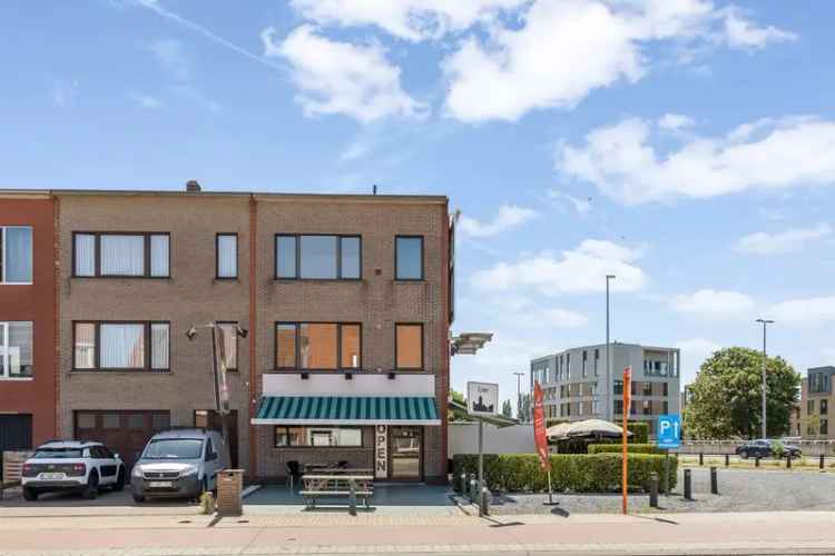 Kantoor te Koop Lier: Handelspand met Appartement en Bouwgrond