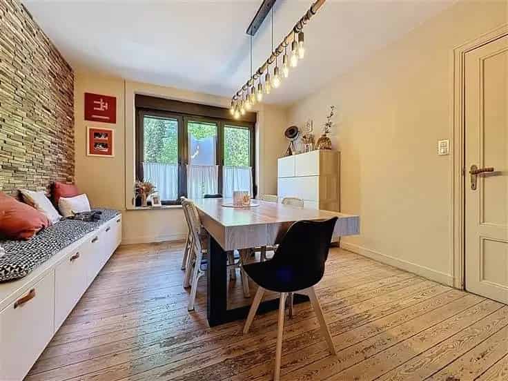 Huis Te Koop: Karaktervolle 4 Slaapkamers, Garage, Tuin