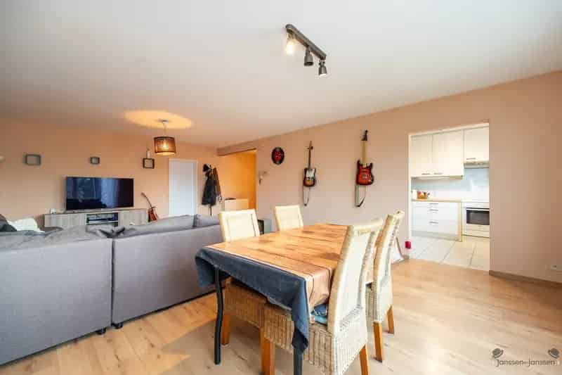 Ruim appartement te huur met Vaarzicht Sint Job