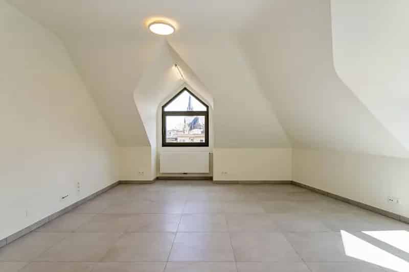 Appartement te huur 1 slaapkamer topligging met parking