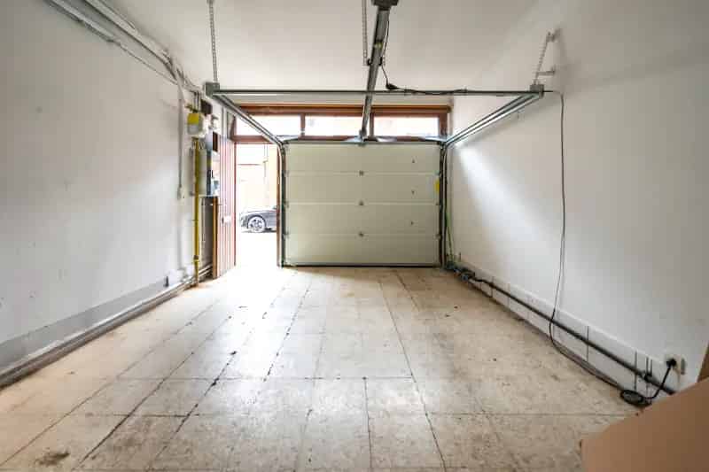 Gerenoveerde woning te huur 4 slaapkamers grote tuin Burcht