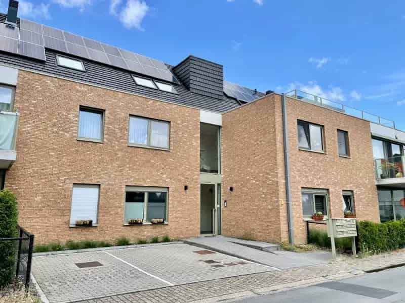 Appartement te huur 2 slaapkamers terras autostaanplaats