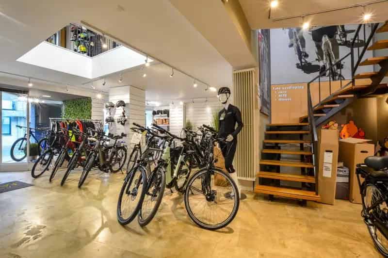 Ruime Handelswoning Aartrijke Centrum