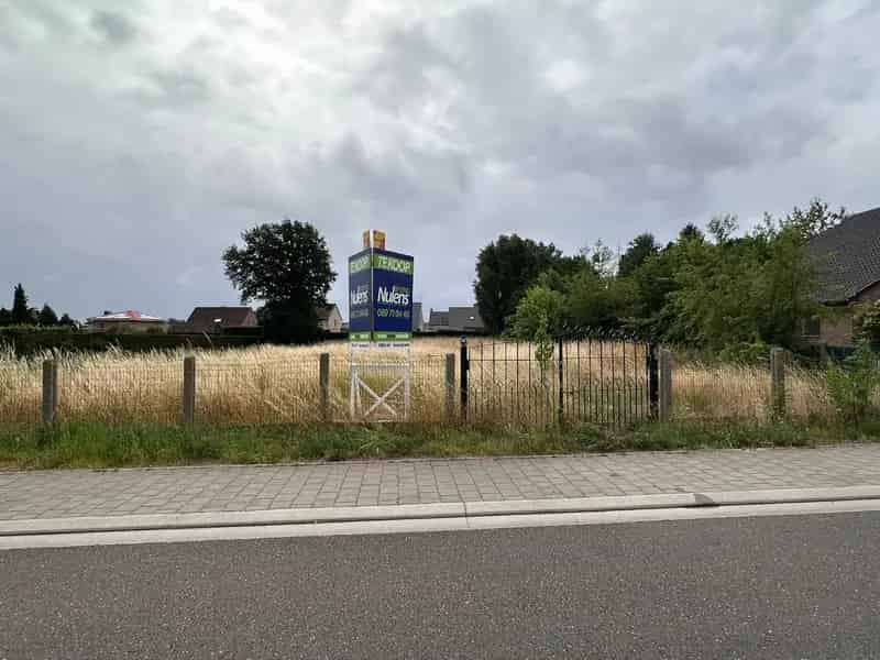 Bouwkavel Lanaken 1463m²  Zuidoost tuin Geen bouwverplichting