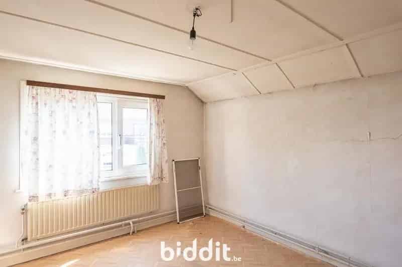 Te renoveren woning Pelt