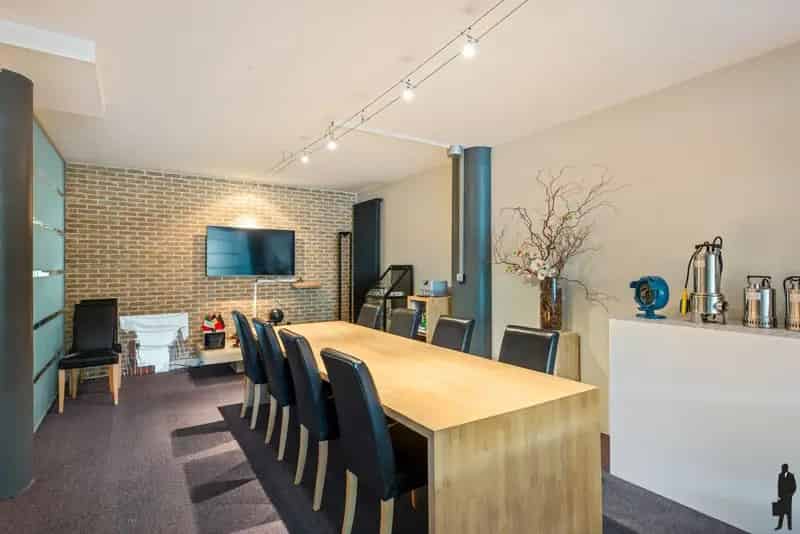 Polyvalent Gebouw: Handel, Kantoor & Duplex