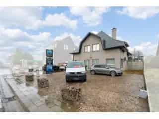 Huis te koop Geraardsbergen - Ruime villa met bedrijfsgebouw