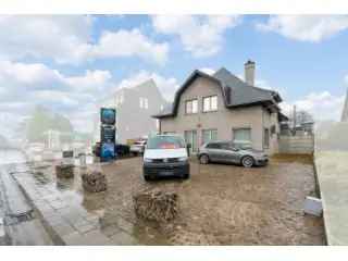 Huis te koop Geraardsbergen - Ruime villa met bedrijfsgebouw