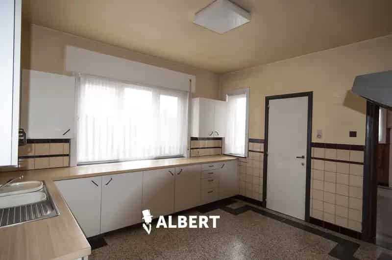 Ruime ééngezinswoning te renoveren Diepenbeek 154m²