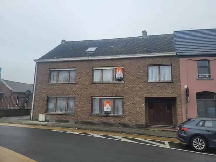 Huis te Koop Denderhoutem: 4 slaapkamers, Atelier & Garage