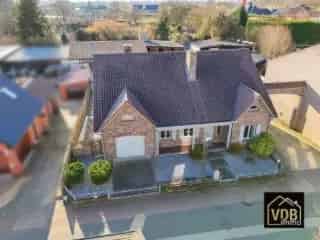 Huis te koop Maasmechelen 5 slaapkamers grote loodsen
