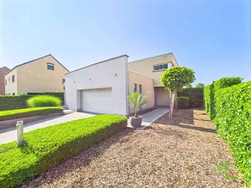 Huis te koop: Instapklare villa met 4 slaapkamers en zwembad