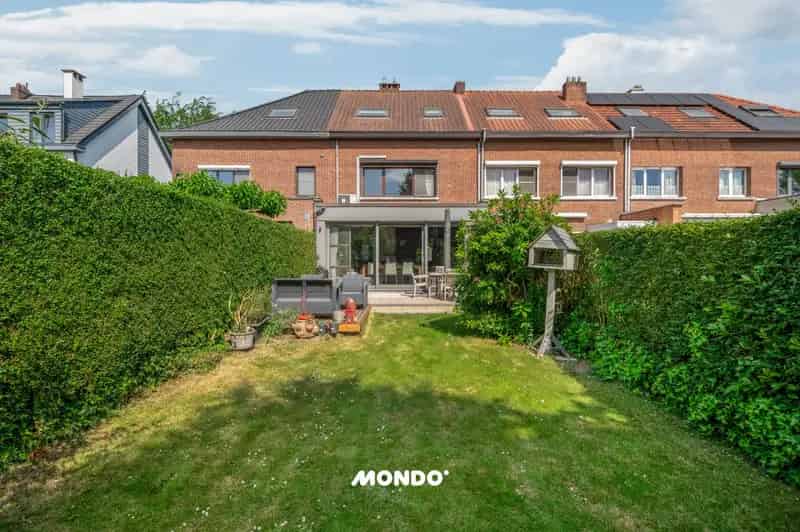 Huis te Koop Edegem: Charmante woning met tuin en 2 parkeerplaatsen