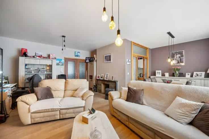 Huis Te Koop: Appartementsgebouw met 3 Units