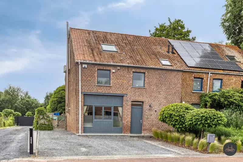Gerenoveerde Halfopen Woning Grote Tuin