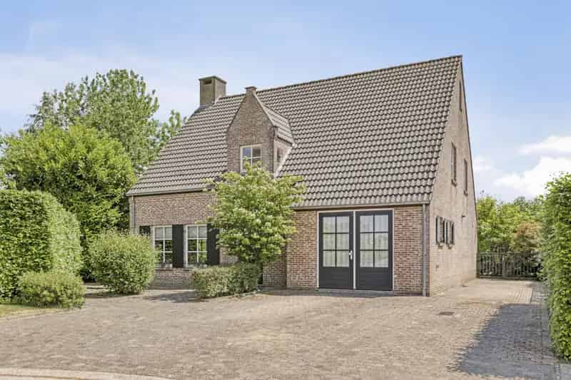 Huis te koop Bosvelden Arendonk 4 slaapkamers grote tuin