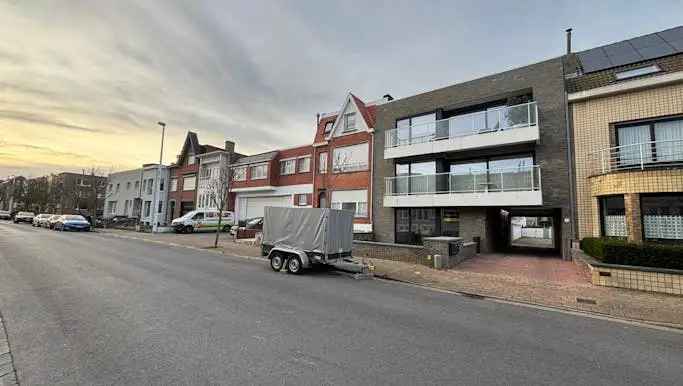 Garagebox te koop in Blankenberge met vlotte inrit nabij Zeedijk