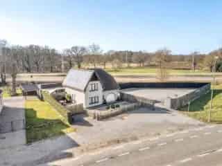 Huis te koop Zonhoven - B&B met 5 slaapkamers en jacuzzi