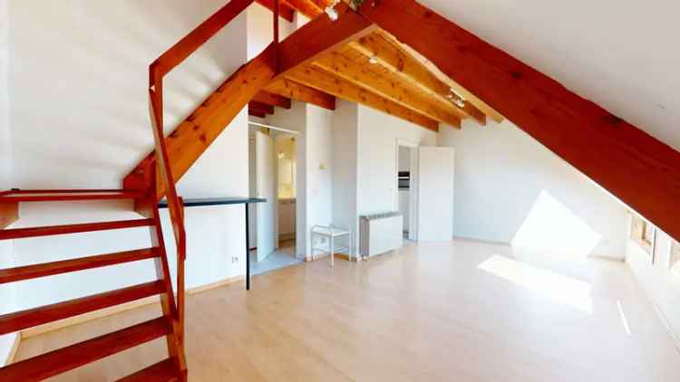 Appartement te koop in Woluwe-Saint-Lambert met mezzanine slaapkamer