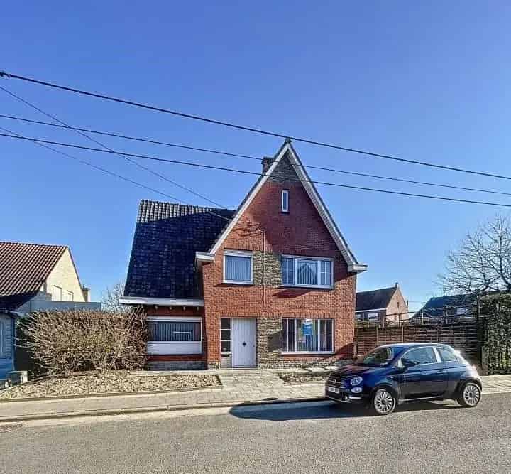 Karaktervolle alleenstaande woning met garage en tuin