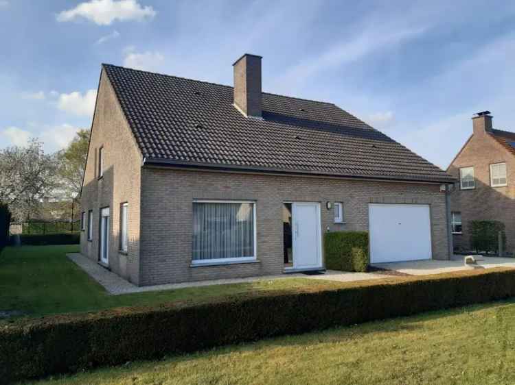 Gelijkvloerse woning te koop 3 slaapkamers ruime garage