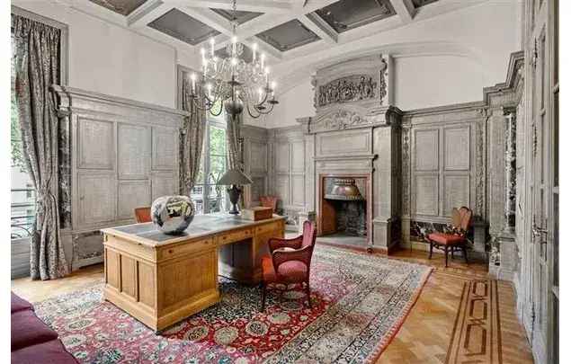 Huur 3 slaapkamer huis van 750 m² in Antwerp