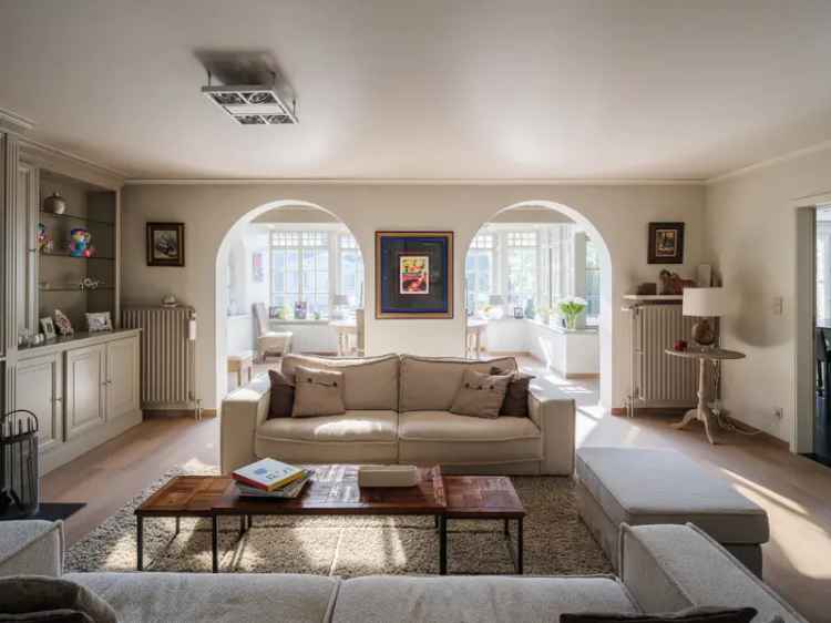 Huis te huur Destelbergen: Instapklare villa met zwembad en praktijkruimte