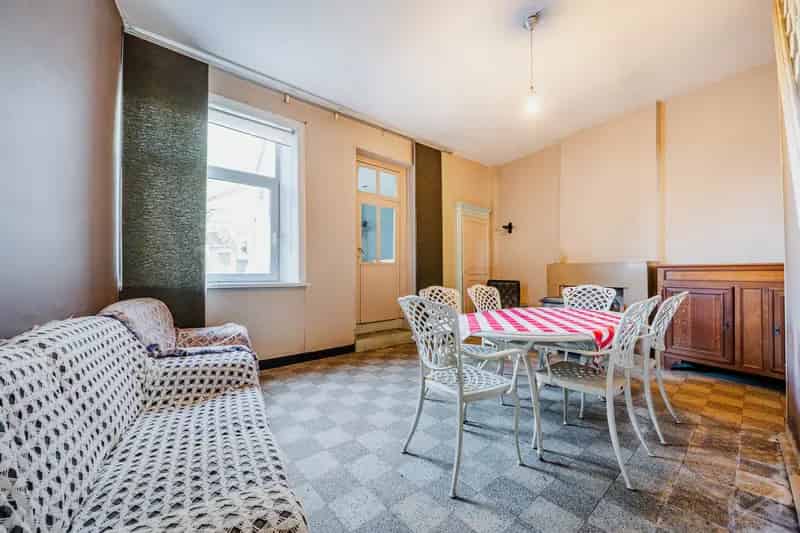 Charmante 3 Slaapkamer Huis Te Koop Nabij Voorzieningen
