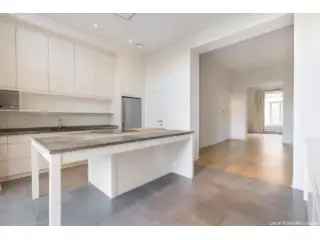 Huis te huur Sint-Gillis 4 slaapkamers 314m² tuin