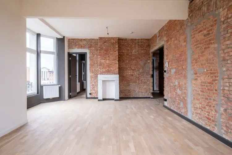 Lichtrijk Hoekappartement te Koop - Instapklaar na Renovatie