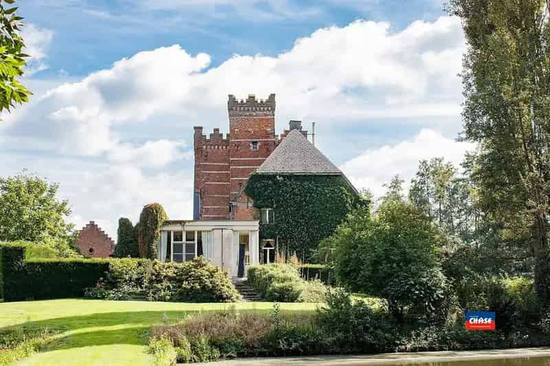 Kasteel te huur: 4 slaapkamers, 25 hectare, zwembad