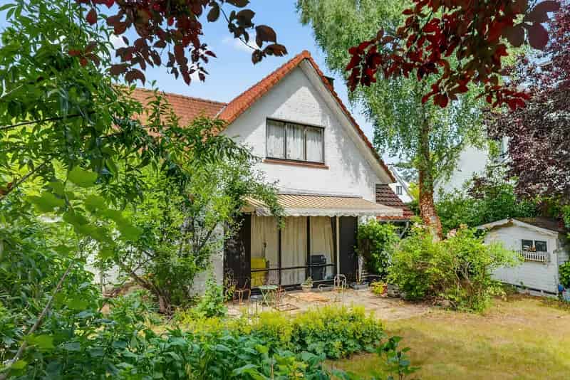 Te renoveren villa Waterloo 4 gevels 3 slaapkamers tuin garage
