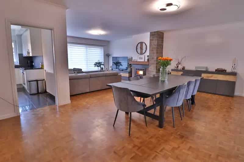 Ruim Appartement 125m2 te Huur Lauwe 3 Slaapkamers Garage Terras