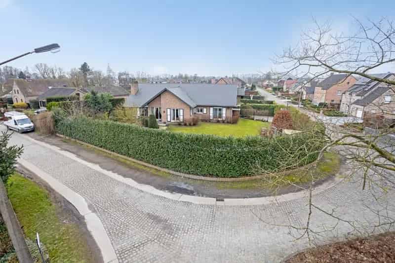 Huis te huur Lokeren 5 slaapkamers zwembad garage