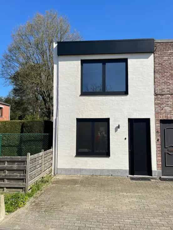Huis Te Koop Emblem: Instapklare Gerenoveerde Woning