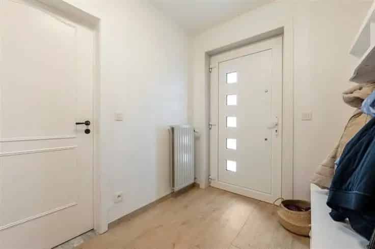 Huis Te Koop Zepperen: Gezinswoning met Garage en Zonnepanelen