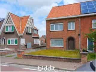 Huis te koop Beernem - 4 slaapkamers, grote tuin en garage