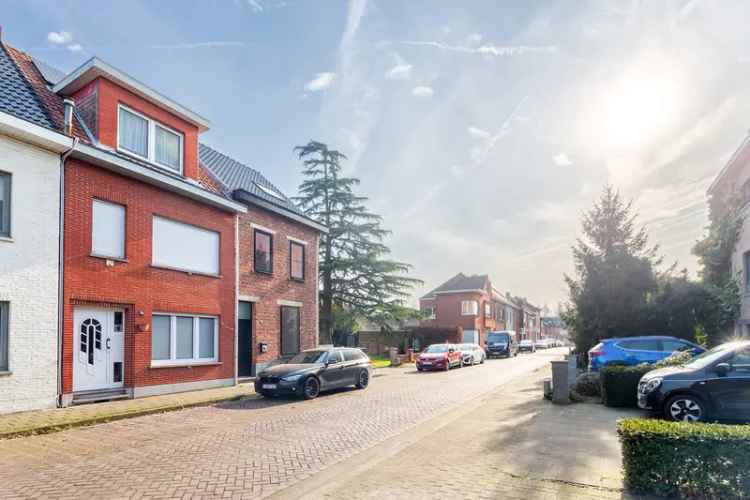 Te koop gerenoveerde woning met 4 slaapkamers in rustige centrale ligging