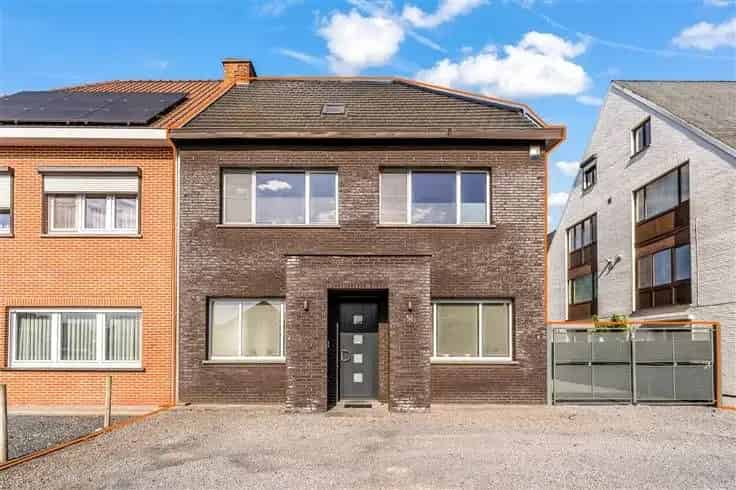 Huis Te Koop Ruime Woning Praktijkruimte 4 Slaapkamers