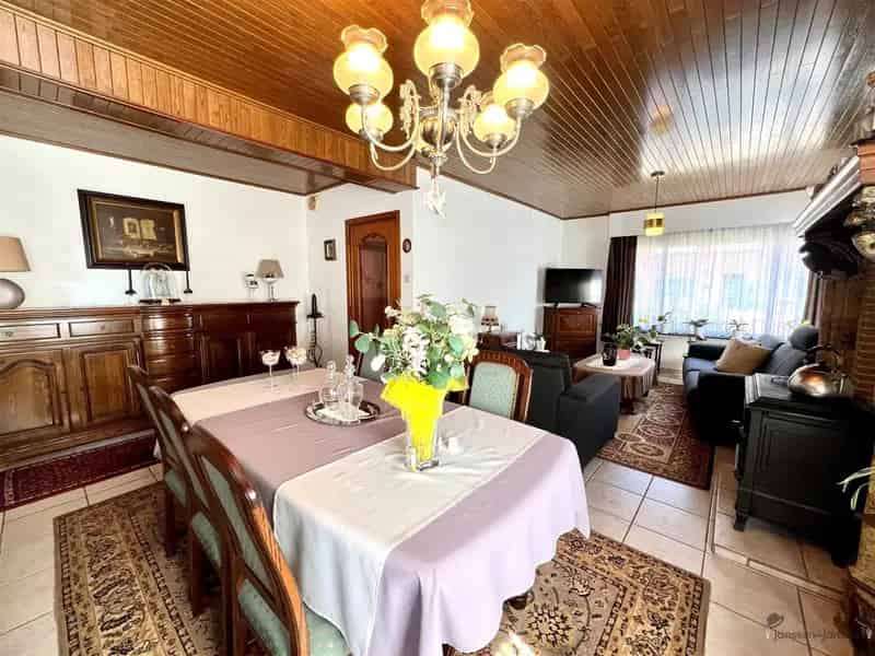 Halfopen Bebouwing 3 Slaapkamers Garage Grote Tuin