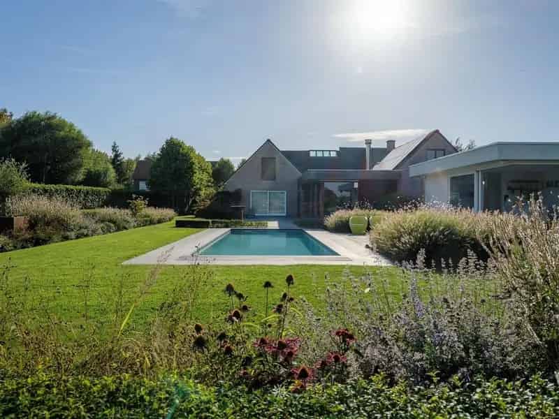 Tijdloze Villa met Panoramisch Uitzicht en Zwembad