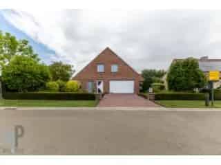 Huis te koop Oosterzele - Ruime villa met tuin en garage