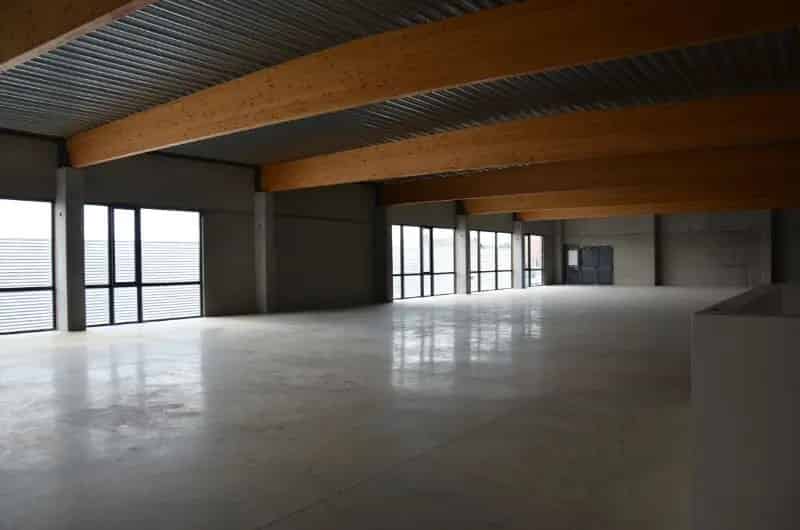 Te Huur: Baanwinkel 764m² Roeselare Bruggesteenweg