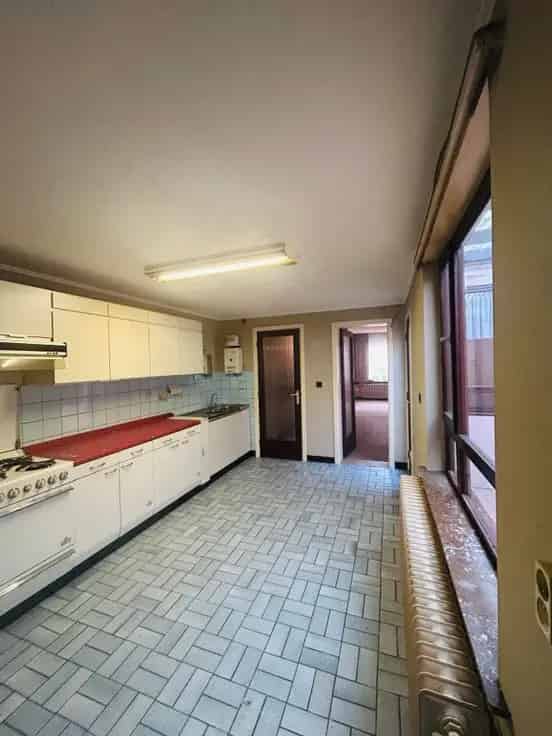 Huis Te Koop Hoboken: Ruime gezinswoning met 3 slaapkamers en tuin