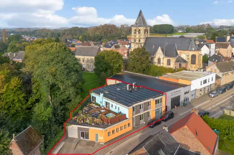 Ruime Loft te Huur met Garage en Polyvalente Ruimtes