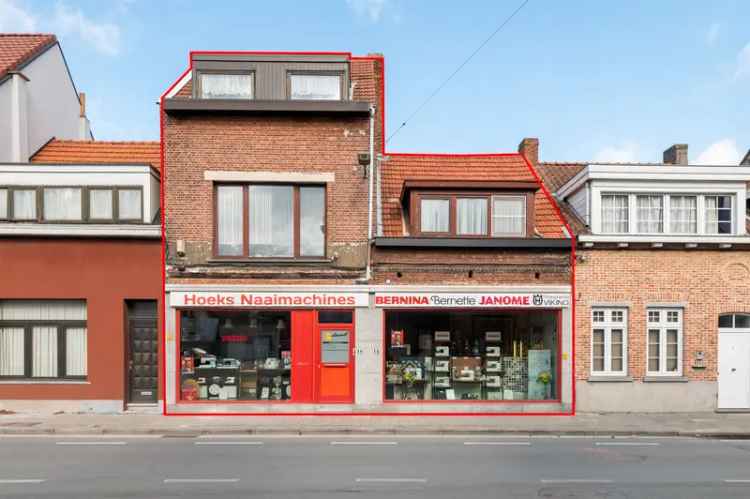 Handelshuis met winkel en duplexappartement op gunstige locatie!