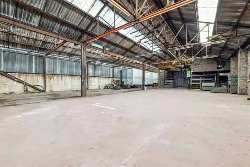 WONING MET RUIME LOODS OP EEN TOPLOCATIE IN HOESELT